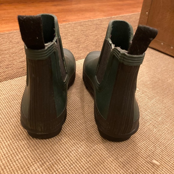 Hunter Chelsea rain boots - hunter green! - Picture 3 of 6